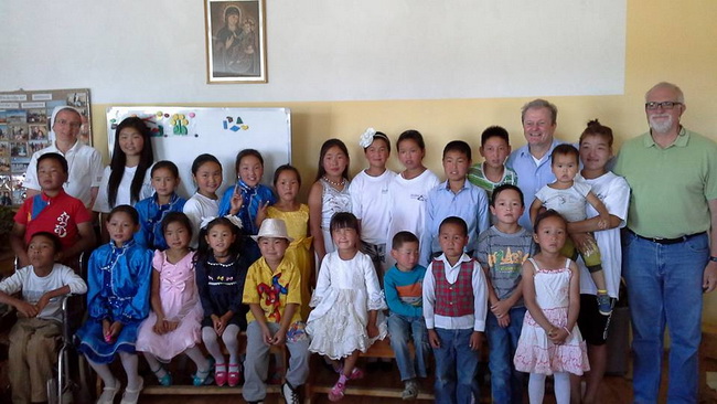 con i bambini in Mongolia
