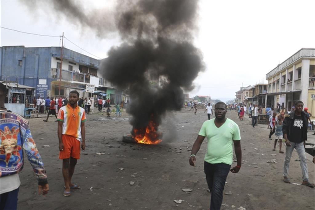 Gli scontri del 31 dicembre nella capitale congolese Kinshasa (Ansa)