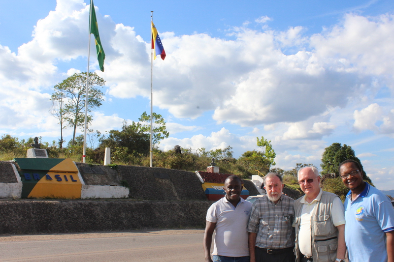 Frontera Venezuela – Brasil. Con los PP. de la Consolata Arquileo, Peter y Zacharias 21.02.18 (12)