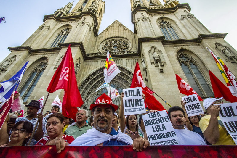 Supporters of Brazilian former president Lula da Silva demo in Sao Paulo