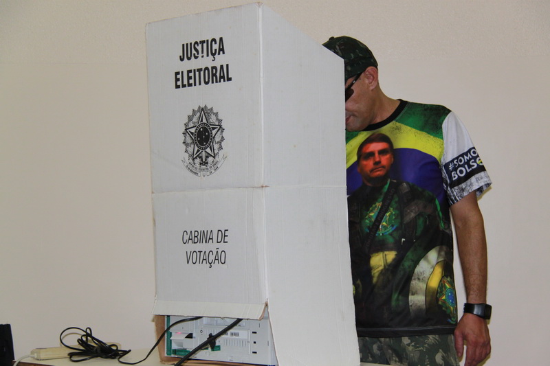 Bolsonaro_Manaus_domenica28_voto-seggi_ 092