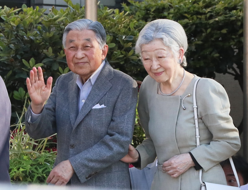Japan’s Emperor Emeritus and Empress Emerita visit tennis court in Tokyo