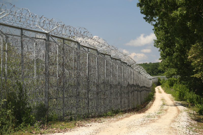 copertina-recinzione-Bulgaria-Rezovo-The Fence at the Bulgarian Turkish Border- Photo ©Piergiorgio Pescali (27)_resize