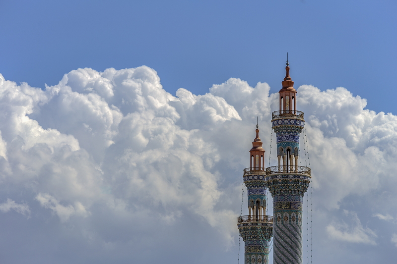Minareti nella città di Qom. Foto Mustafa Meraji . Pixabay.