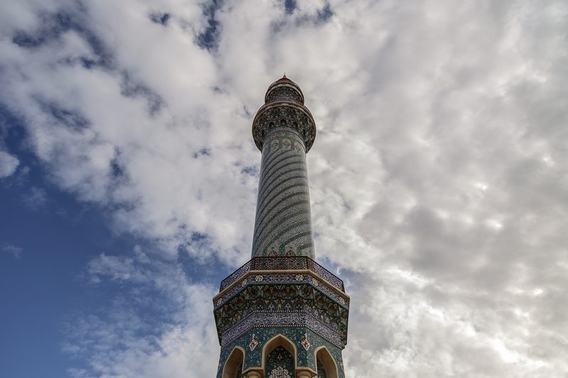 Minareto a Qom. Foto Mustafa Meraji – Pixabay.