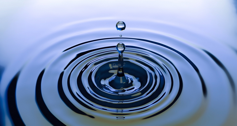 L’acqua è un diritto essenziale. Foto Arek Socha-Pixabay.