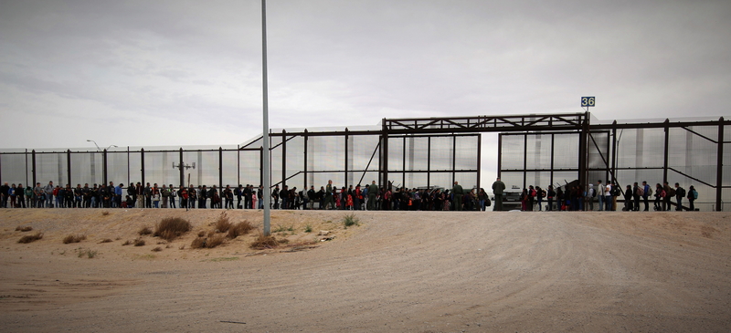 El Paso Border Patrol Agents apprehend a group of approximately 127 illegal aliens.