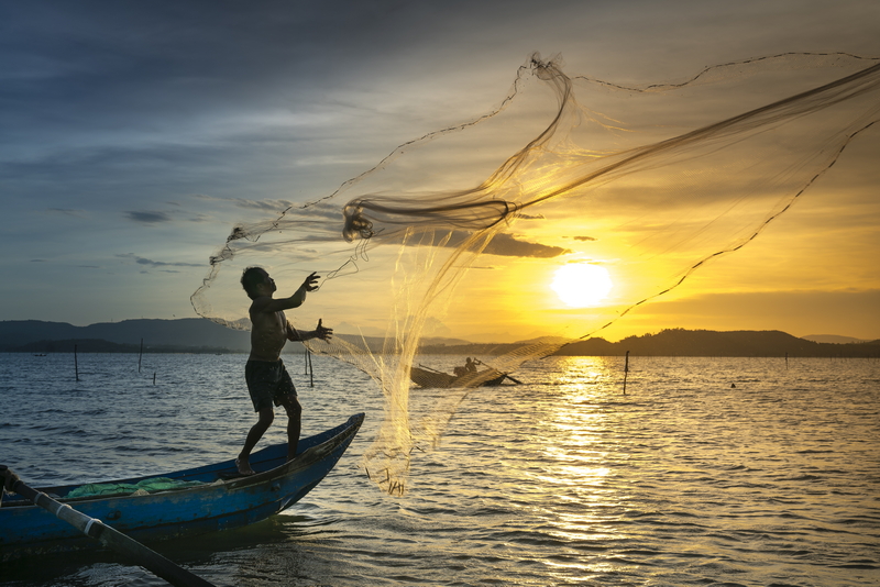 https://pixabay.com/it/photos/pesca-pescatore-tramonto-mare-3062034/