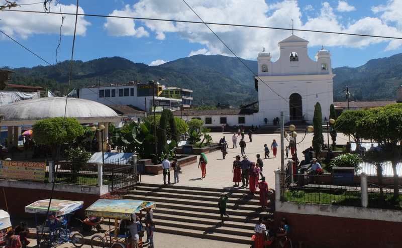 Una vista della chiesa e del centro di Nebaj, nel Quiché. Foto SImona Carnino.