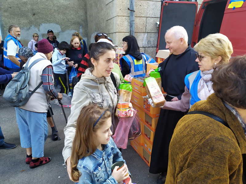distribuzione cibo ai poveri zaporoza_resize