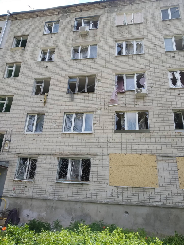 Vetri rotti nelel case di Charkow a causa dei bombardamenti