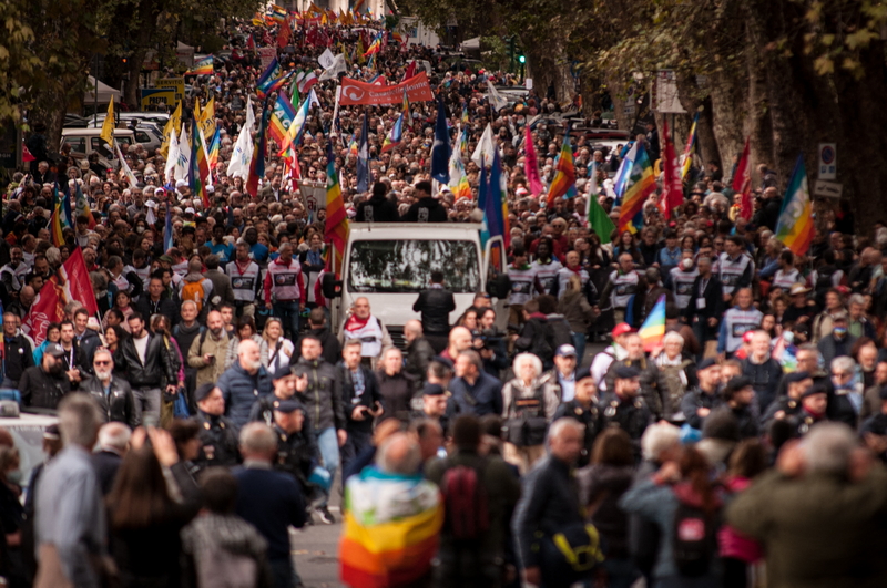 Thousands Swarm Streets Of Rome For Peace Rally