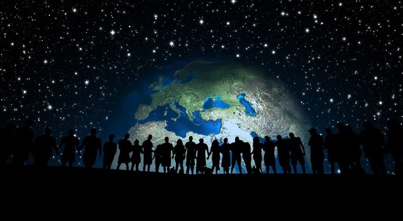 Siamo in otto miliardi. Foto di Gerd Altmann – Pixabay.