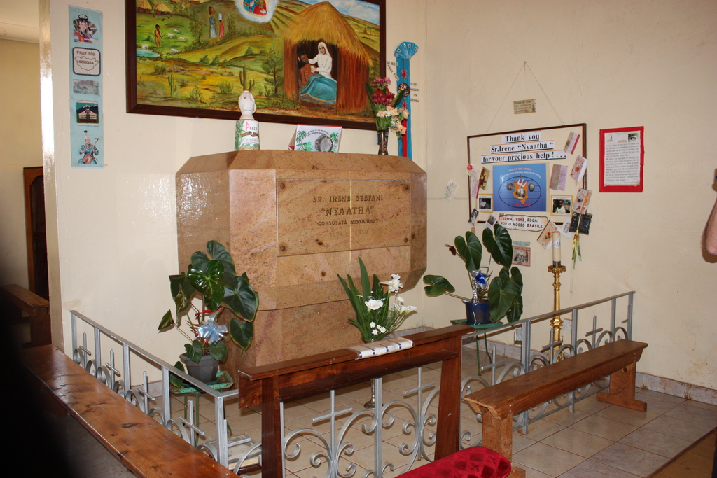 Tomba sur Irene nella chiesa del Mathari