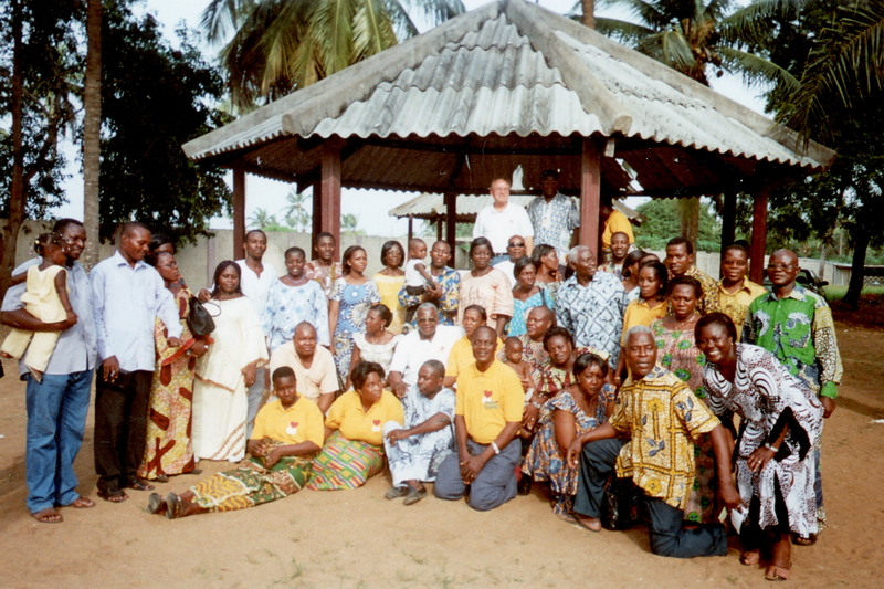 Padre Mario Barbero a un incontro matrimoniale in Togo nel 2008