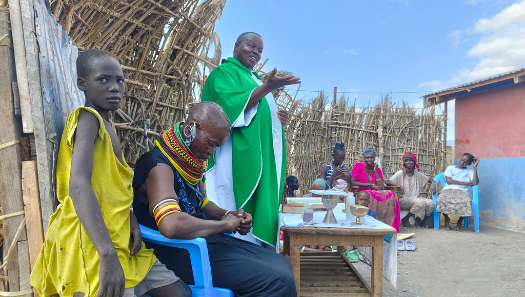 Padre Mark Gitonga. Loyangallani. Turkana, Kenya. Foto Anna Pozzi.